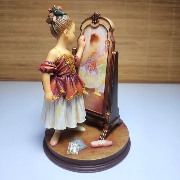 Vintage Mama Says Figurine 'Believe In Yourself' Resin on Base 6 inches High - Picture 1 of 11